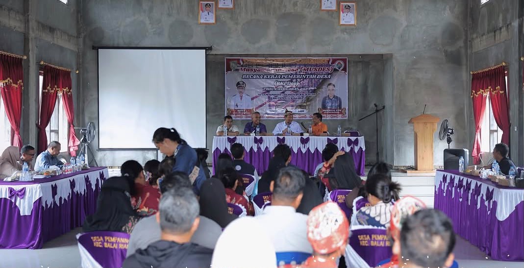 Bupati Sukamara Berkantor di Desa Pempaning, Warga Sampaikan Aspirasi Lewat Masbup Menyapa
