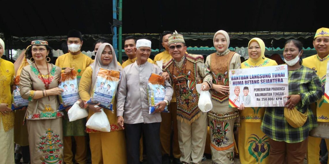 Agustiar Sabran Tambah 2.500 Paket, Total 7.500 Bantuan Pangan untuk Warga Kobar
