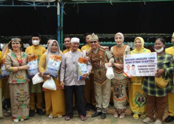 Agustiar Sabran Tambah 2.500 Paket, Total 7.500 Bantuan Pangan untuk Warga Kobar