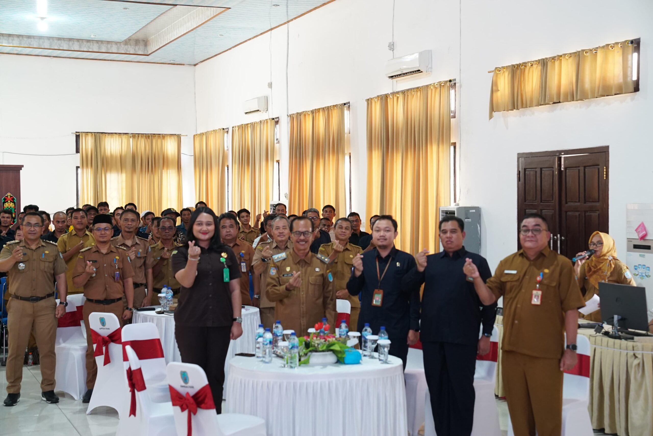 Wabup Buka Raker Pemerintahan Desa 2025, Fokus Sinkronisasi Program dan Penguatan Koperasi Merah Putih