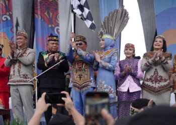 DPMPTSP Kalteng Gaungkan Investasi Berbasis Budaya di Karnaval FBIM 2026