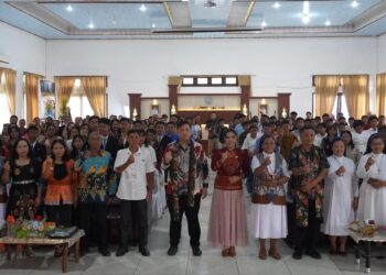 Bupati Tekankan Pentingnya Karakter dan Literasi Teknologi pada Pelepasan Siswa SMPS Katolik Santo Arnoldus Janssen